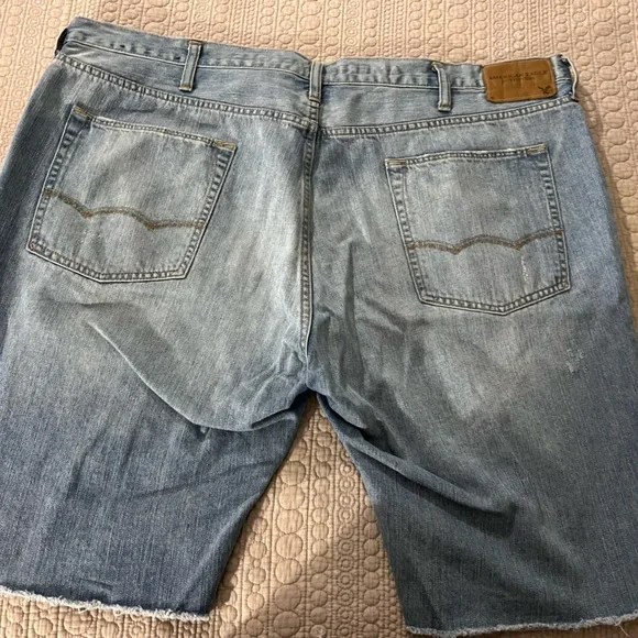 American Eagle distressed denim shorts - Picture 2 of 5